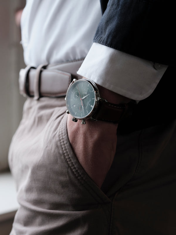 How to Wear a Green Face Watch For Businessmen in 2024